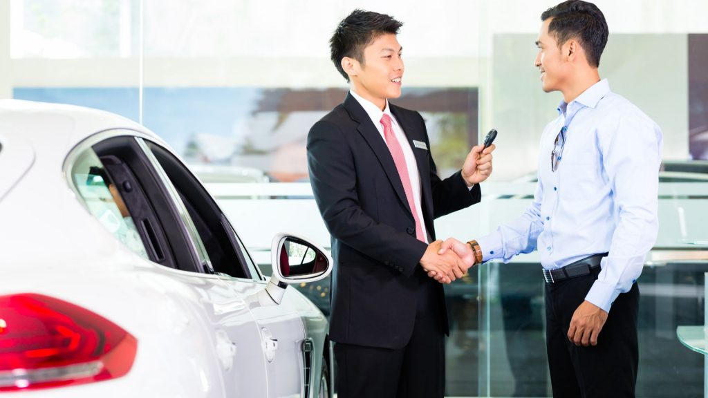 Comment devenir conseiller automobile